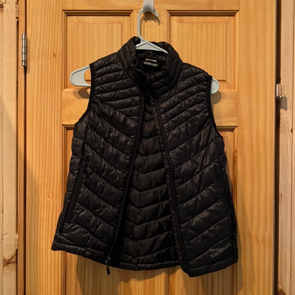 Youth Girls Black Boulder Gear Vest, Size Large